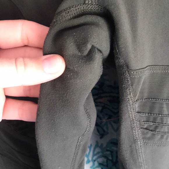 Alo Yoga High Waisted Ultimate Leggings - Picture 5 of 8